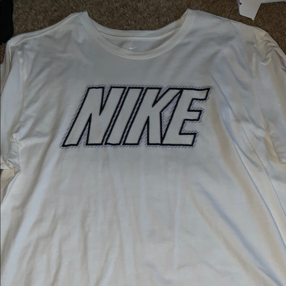 Men’s Nike T-shirt